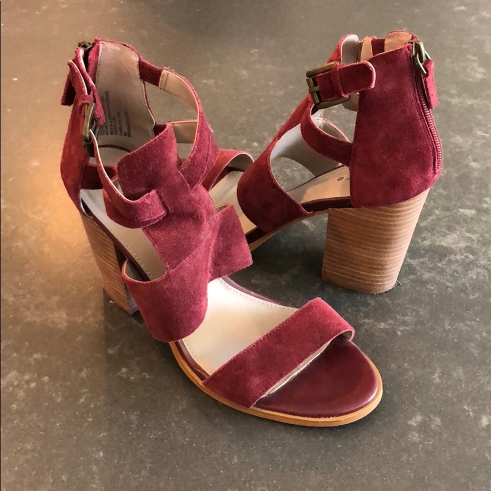 Hinge cranberry suede block heeled sandals